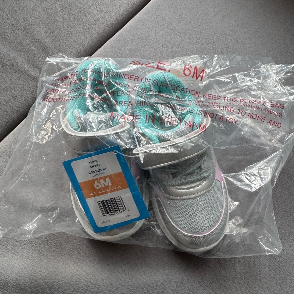 Stride Rite 360 Ryne Sneaker Shoe 6M in Silver with Teal and Pink Accents Velcro - Picture 5 of 7